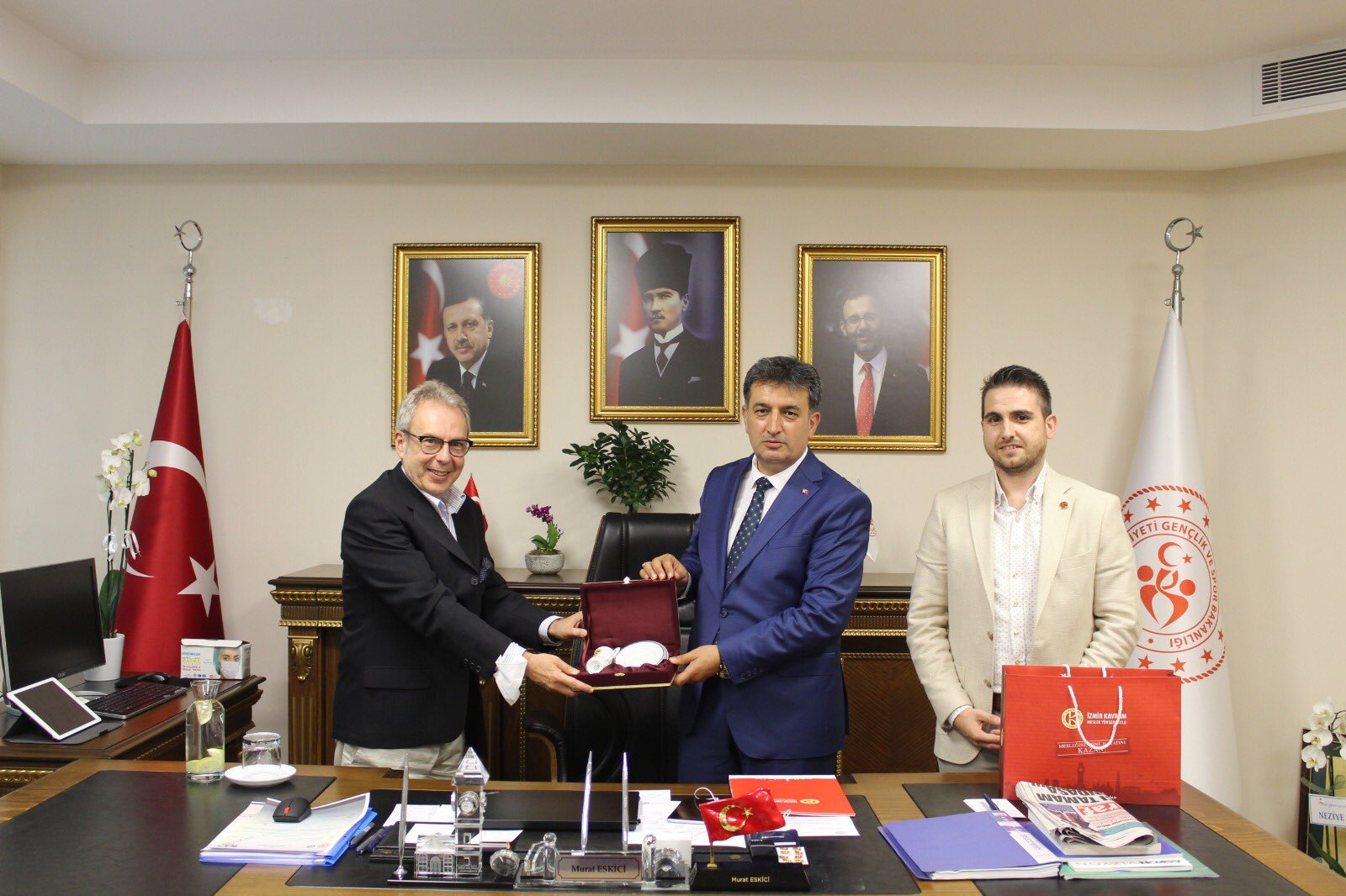 İzmir Gençlik ve Spor İl Müdürü